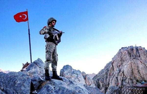 Mehmetçik girileme denilen yerde! PKK'lı hainlere kaçacak delik yok