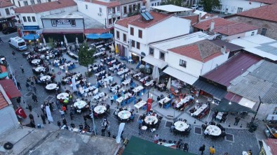 Ayvalik Belediyesi'nden 1500 Kisilik Dev Iftar