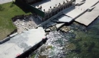 Beylikdüzü sahilinde yürüyüş yolu çöktü