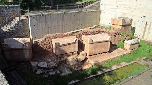 Türkiye'de konuşan mezar bulundu: Hediyeleriyle birlikte gömülmüş!