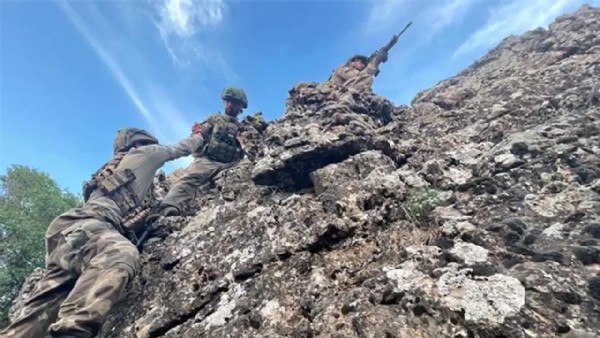 Mehmetçik girileme denilen yerde! PKK'lı hainlere kaçacak delik yok