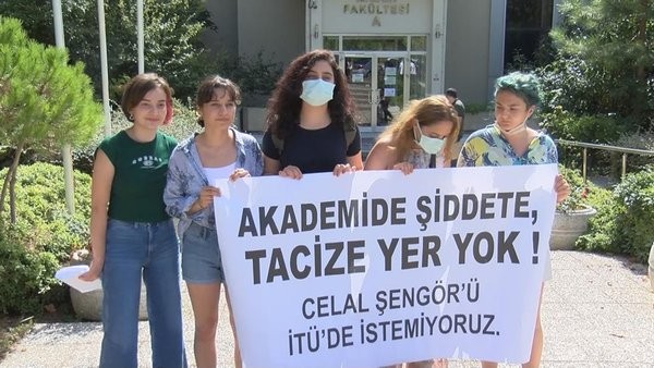 Kadın öğrencisinin kalçasını tokatladığını söyleyen Celal Şengör'e ceza verilmedi!