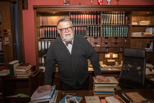 Kadın öğrencisinin kalçasını tokatladığını söyleyen Celal Şengör'e ceza verilmedi!