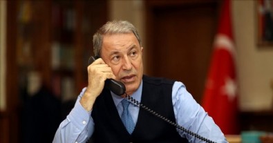 Bakan Akar Ukraynalı mevkidaşı ile görüştü!