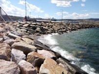 Bandirma'da Üç Ay Önce Çekilen Deniz Normale Dönüyor