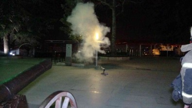 Bursa'da Tarihi Surlardaki Top Atisi Yerini Ses Bombasina Birakti