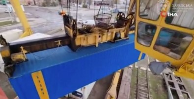 Polonya'dan Ukrayna'ya 35 Konteyner Insani Yardim