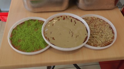 Ramazanin Vazgeçilmezi Kadayif Tezgahlari Süslüyor