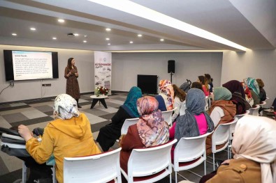 Talas'ta Kütüphaneler Haftasi Dolu Dolu Kutlandi