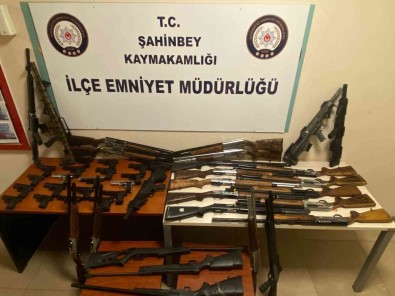 Gaziantep'te Kaçak Silah Çetesi Çökertildi Açiklamasi 46 Silah Ele Geçirildi