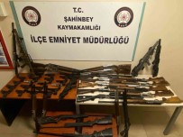 Gaziantep'te Kaçak Silah Çetesi Çökertildi Açiklamasi 46 Silah Ele Geçirildi