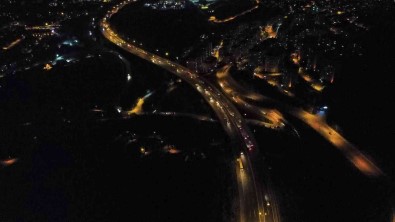 Iftar Sonrasi Sürücüler Yola Çikti, TEM Otoyolu Kocaeli Geçisinde Yogunluk Basladi