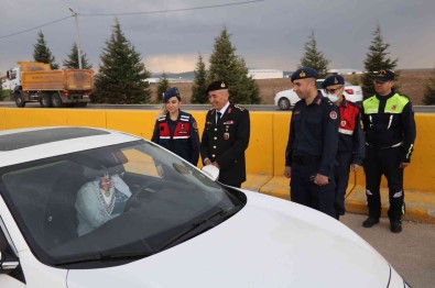 Ramazan Bayrami Tatilinde Trafik Için Jandarma Denetimleri Sikilastirildi