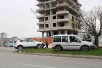 Samsun'da Trafik Kazasi Açiklamasi 2 Yarali