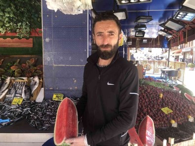 Sezonu Kapatan Balikçilar Manav Oldu