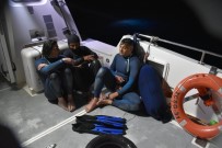 15 Mili Yüzerek Geçmeye Çalisan 3 Göçmen Deniz Ortasinda Yakalandi