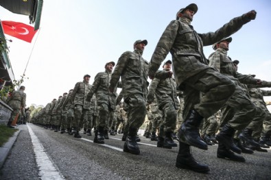 Askerlere yeni haklar! Genelkurmay Başkanlığı'nın bazı yetkileri Milli Savunma Bakanlığı'na aktarılıyor!