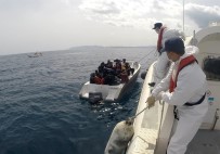 Ayvalik'ta Sahil Güvenlik 30 Göçmeni Kurtardi