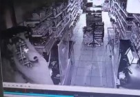 Hirsizlar Kasadaki Paralari Çaldi, Duvardaki Sigara Dolabini Söktü