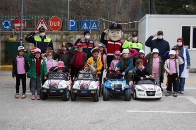 Jandarmanin Çocuklara Yönelik Egitiminde Ilk Etap Tamamlandi