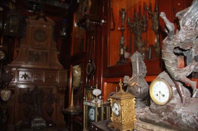 Saray Ve Köskleri Süsleyen Zamanin Taniklari Saatler Simdi Sergi Salonlarinda Sergileniyor