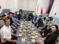 Sindirgi'da Çat Kapi Iftarla Mutluluk Dagitiliyor