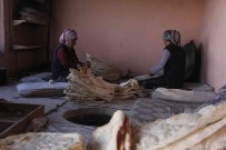 Tandirlar Ramazan Sofralari Için Yaniyor