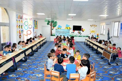 Tusba Belediyesi'nden 'Tekne Orucu' Tutan Çocuklara Iftar