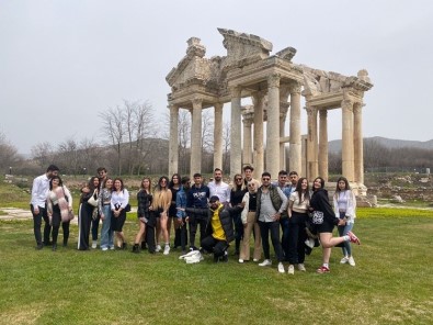 Yenipazar MYO Ögrencileri Afrodisias Antik Kentine Gezi Düzenledi