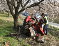 Agaca Çarpan Traktörün Sürücüsü Hayatini Kaybetti