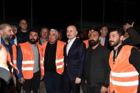 Bakan Karaismailoglu, Santiye Isçileri Ve Mühendislerle Sahur Yapti