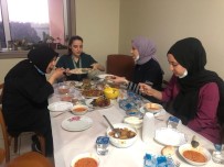 Saglik Çalisanlarinin Yogun Mesaisi Ramazan'da Da Devam Ediyor