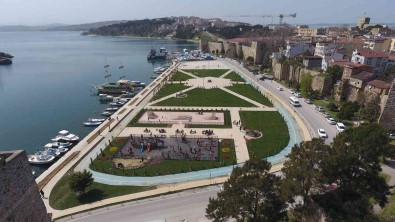 Sinop'un 'Çekek Yeri' Ve 'Kültür Merkezi' Düzenleme Çalismalari Devam Ediyor