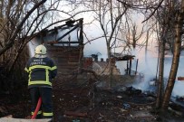 Suriyeli Siginmacilarin Yasadigi Evin Odunlugu Alev Alev Yandi