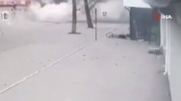 Ukrayna'da Siviller Rus Bombardimanin Hedefi Oldu Açiklamasi 2 Ölü