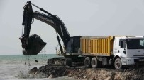 Van Gölü'nden 121 Bin Metreküp Çamur Alindi