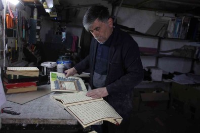 Yipranan Kur'an-I Kerimlere 45 Yildir Hayat Veriyor