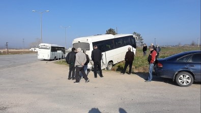 Iki Servis Minibüsü Çarpisti Açiklamasi 4 Yarali