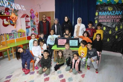 Minik Ellerin Hazirladigi Yardim Kolileri Ihtiyaç Sahiplerine Ulastirildi