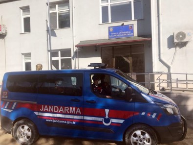 Sinop'ta 34 Suçtan Aranan Sahis, Jandarmadan Kaçamadi