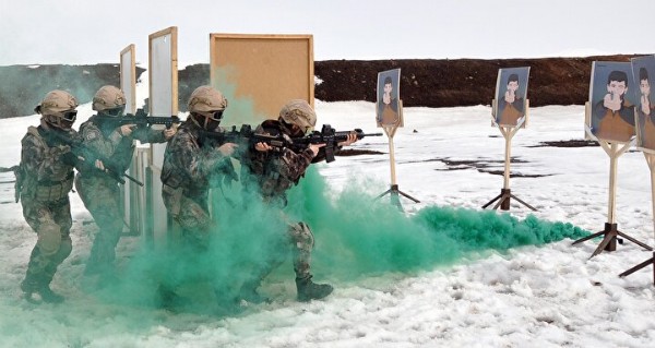 Eksi 3 derecede zorlu eğitim: Kadın polisler attığını vuruyor