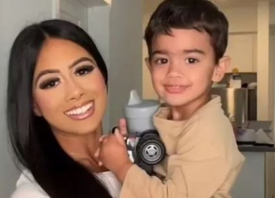 1.55 boyundaki genç anne neredeyse 56 cm'lik bebeğini doğururken kuyruk kemiğini kırdı!