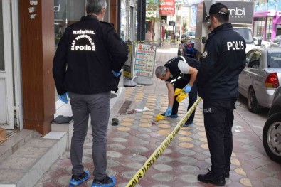 Ailesini Evlilik Için Ikna Edemeyince Kendini Balkondan Atti