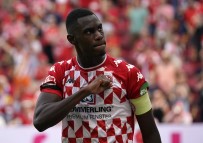 Bundesliga'da Ilk Kez Oruç Molasi