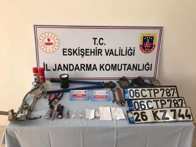 Dört Ilçedeki 8 Ayri Hirsizligin Süphelisi 3 Kisi Yakalandi, 1'I Tutuklandi