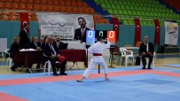 Elazig'da Karate Grup Müsabakalari Basladi