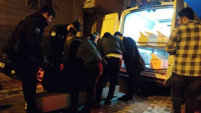 Esenyurt'ta 35 Yasindaki Kadinin, Kocasinin Silahliyla Intihar Ettigi Iddiasi