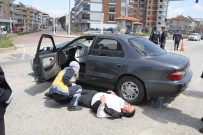 Otomobiller Kavsakta Çarpisti Açiklamasi 1 Agir Yarali