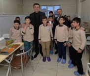 Vali Memis Genç Hafizlarla Iftarda Bulustu