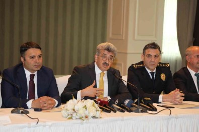 Van Valisi Bilmez Açiklamasi 'Nevruz Süresince Van'a 50 Bin Iranli Turist Geldi'